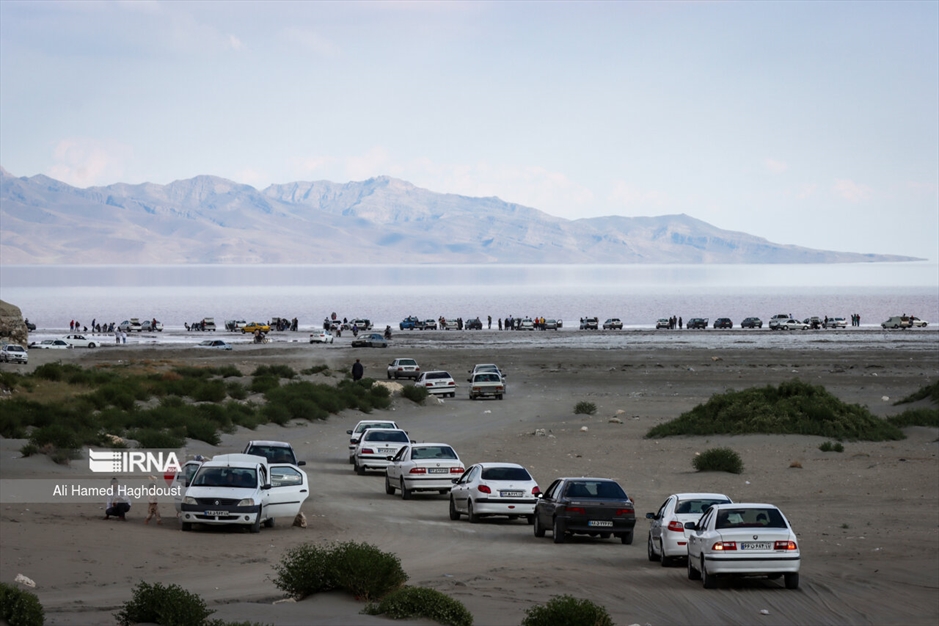 نجات دریاچه