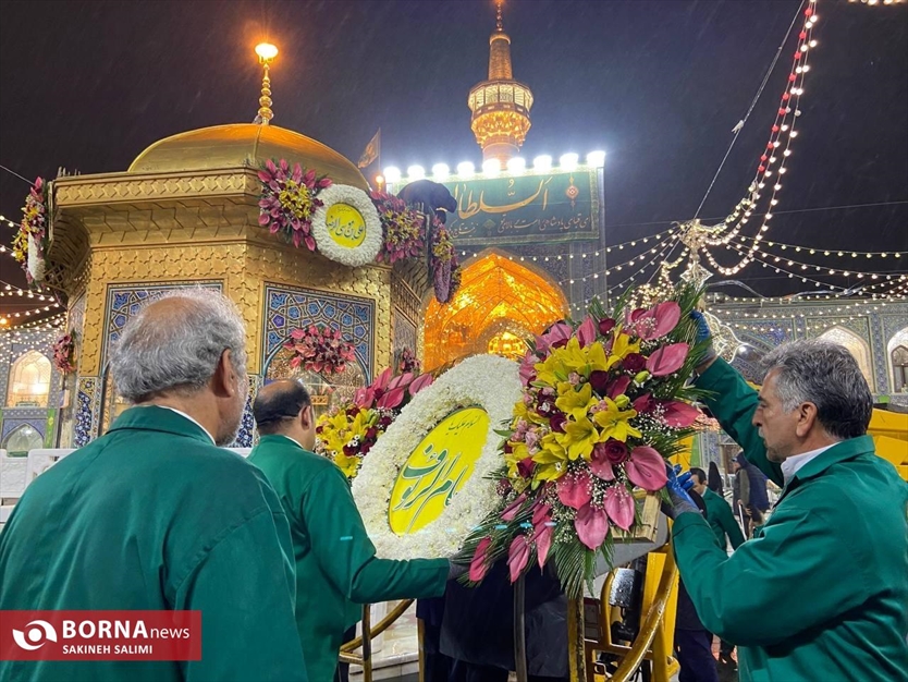 گل آرایی در آستانه ولادت امام رضا علیه‌السلام