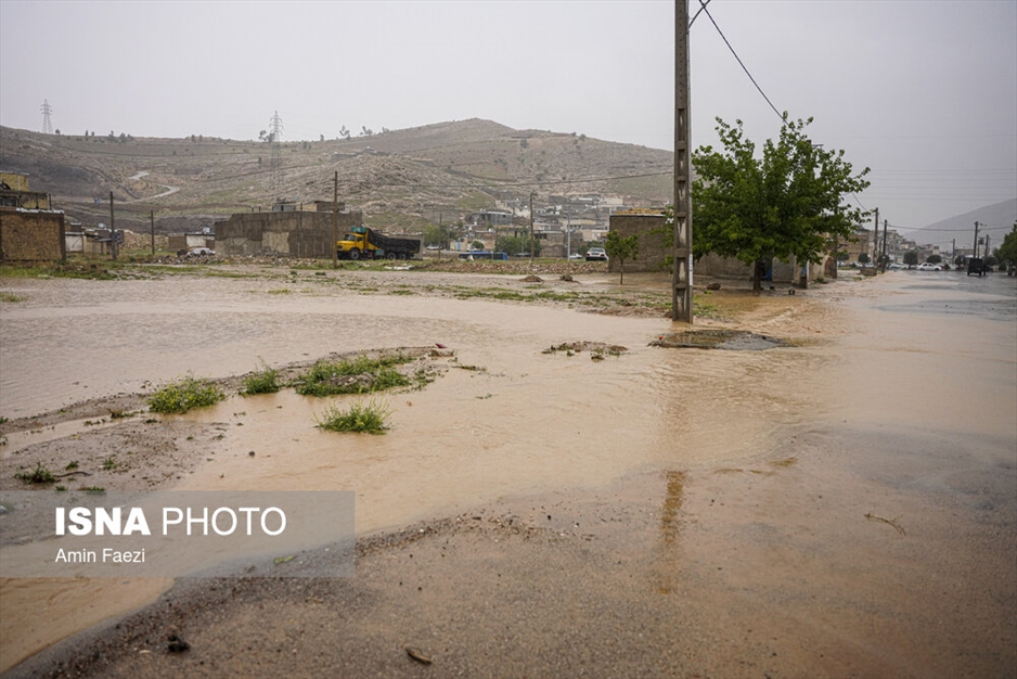 بارش باران و آب گرفتگی معابر در شیراز