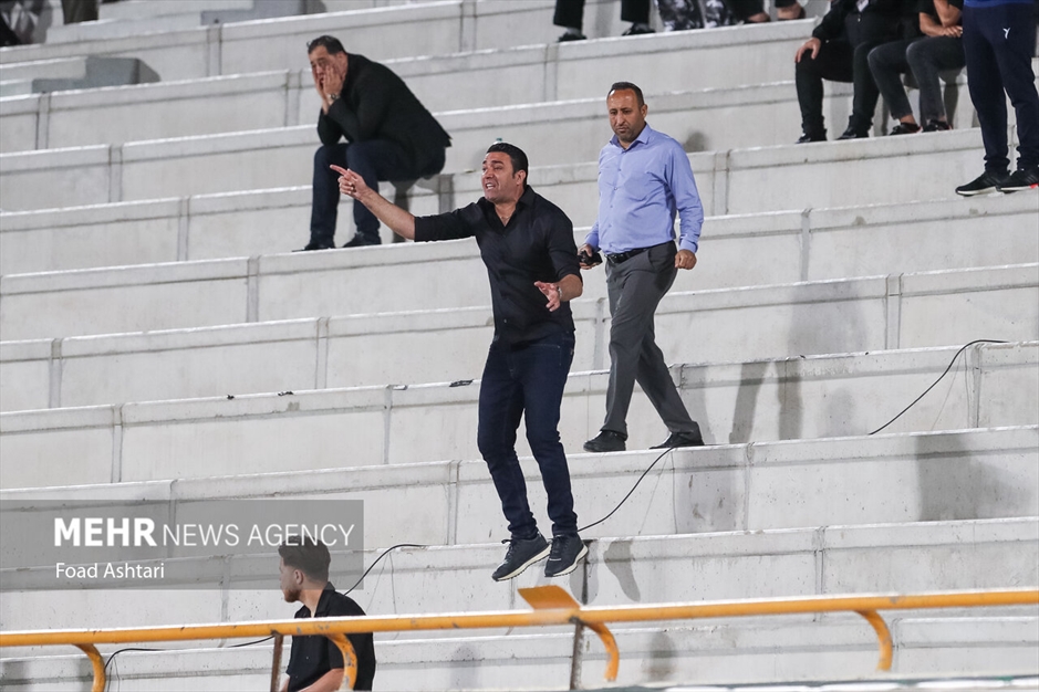 دیدار تیم های فوتبال استقلال و شمس آذر