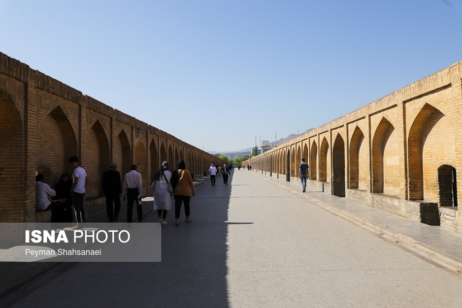 زندگی در اصفهان جاری است