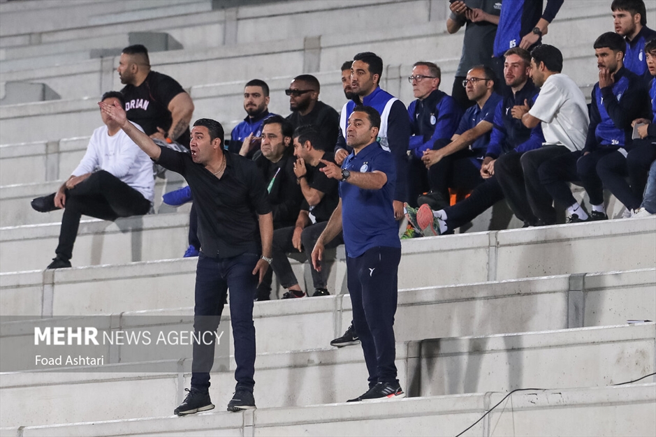 دیدار تیم های فوتبال استقلال و شمس آذر