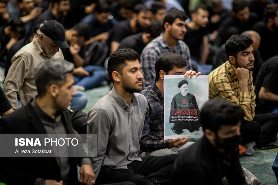 اجتماع دانشگاهیان تهران در سوگ رئیس جمهور