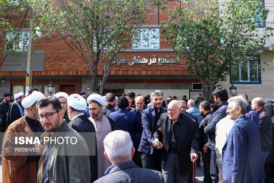 عزاداری مردم تبریز مقابل بیت شهید آل هاشم