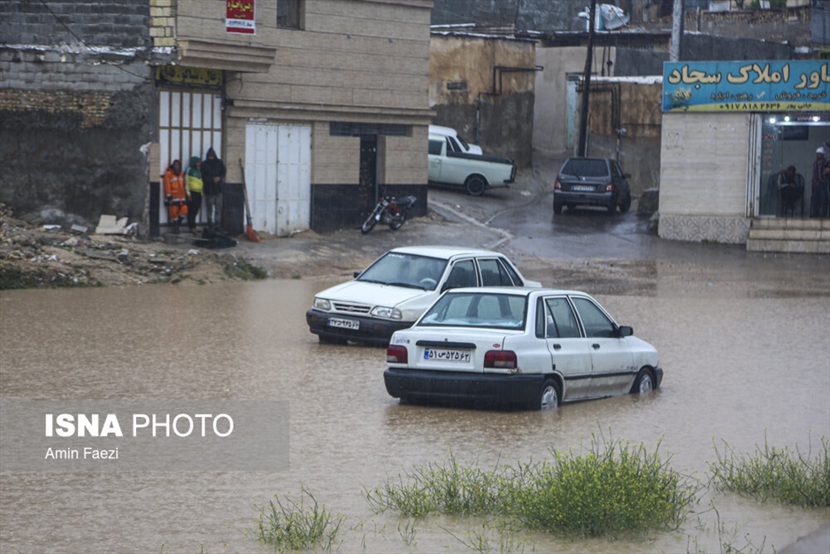 بارش باران و آب گرفتگی معابر در شیراز