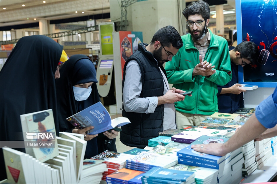سی و پنجمین نمایشگاه کتاب تهران- روز ششم