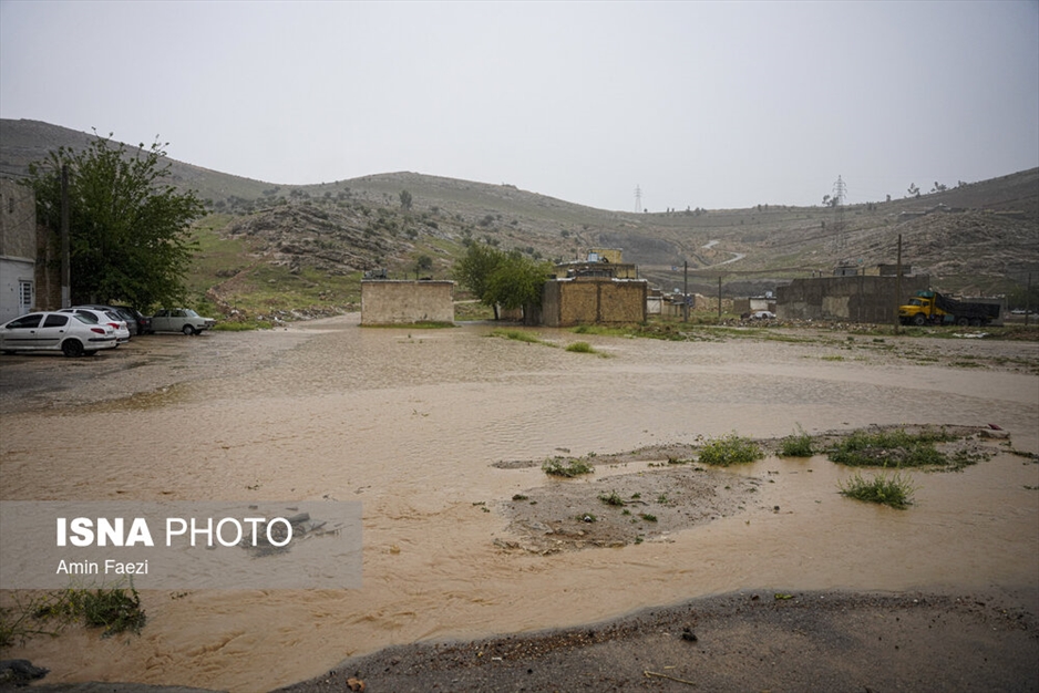 بارش باران و آب گرفتگی معابر در شیراز
