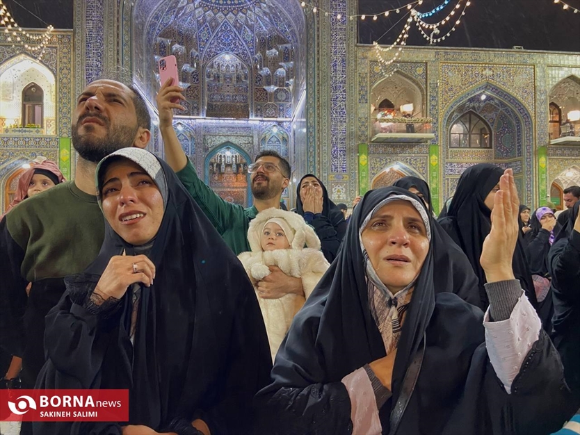 گل آرایی در آستانه ولادت امام رضا علیه‌السلام