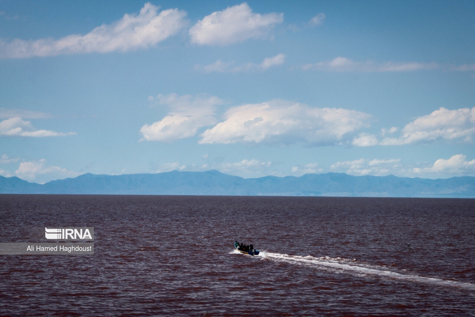 نجات دریاچه