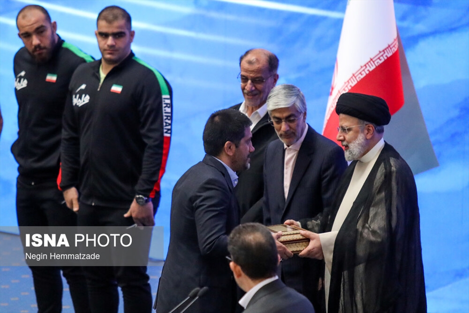 مراسم تجلیل از قهرمانان و مدال آوران ورزش کشور با حضور رئیس جمهور
