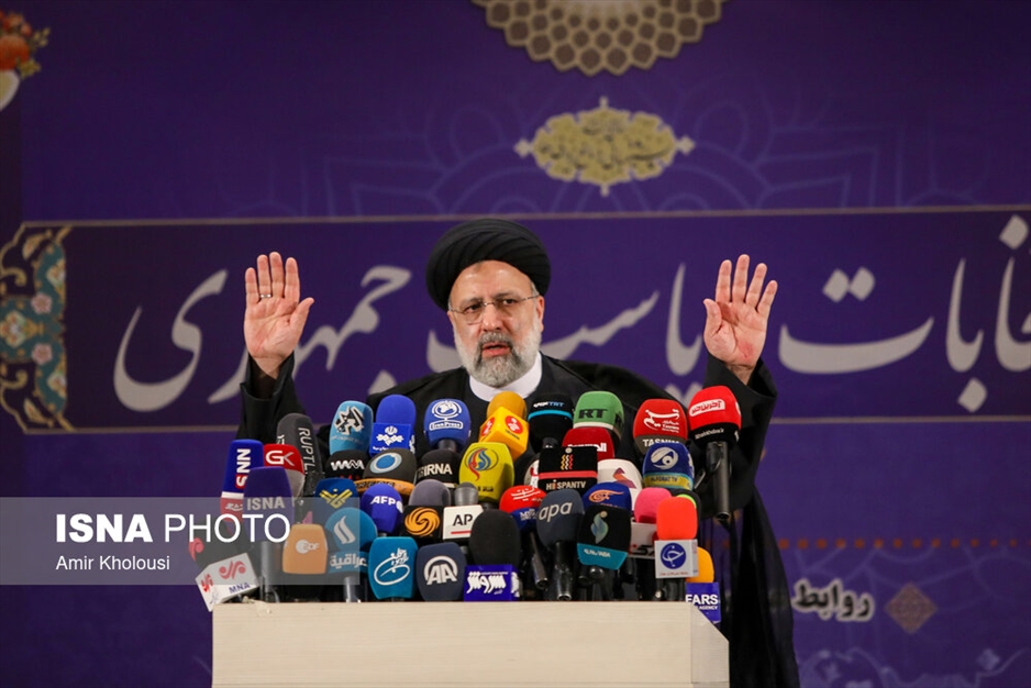 قاب‌هایی ماندگار؛ رئیسی در میدان خدمت