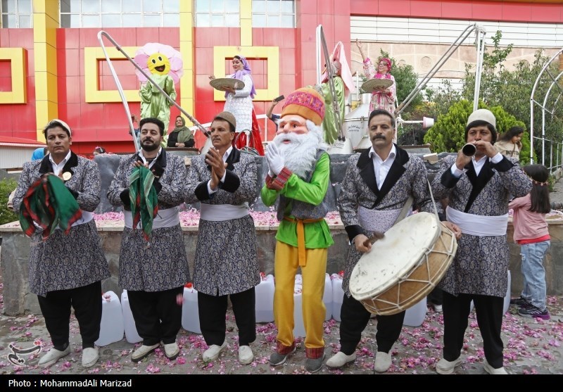 جشنواره گل و گلاب در محلات