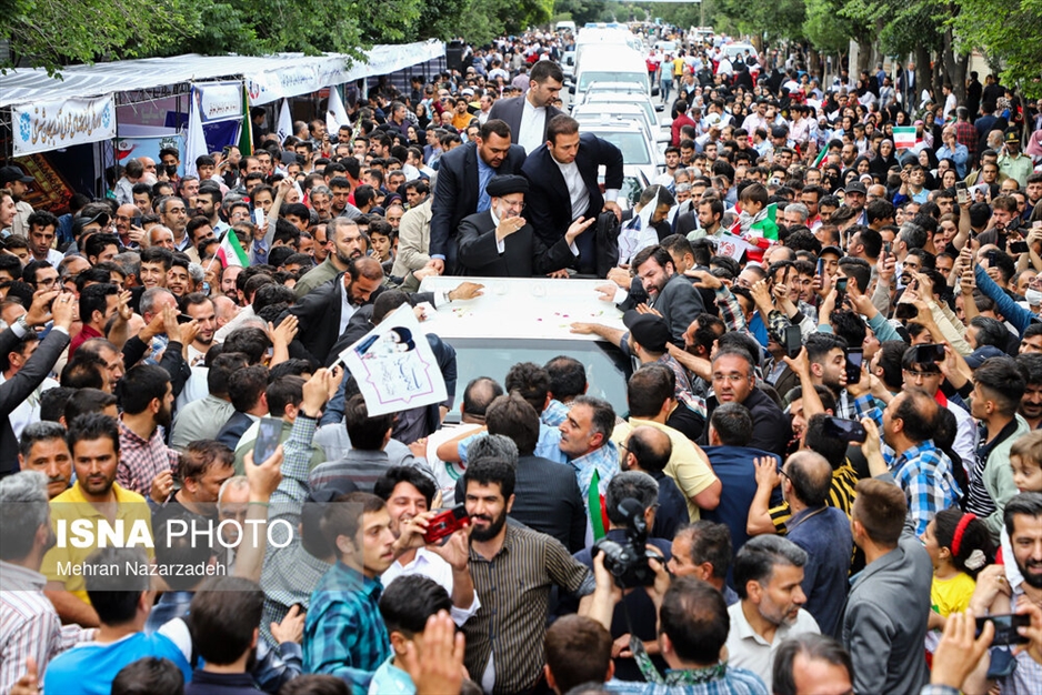 قاب‌هایی ماندگار؛ رئیسی در میدان خدمت