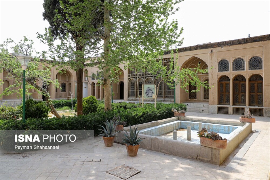 مجموعه خانه‌های تاریخی در هم تنیده قزوینی‌ها، کهکشانی، ابطحی