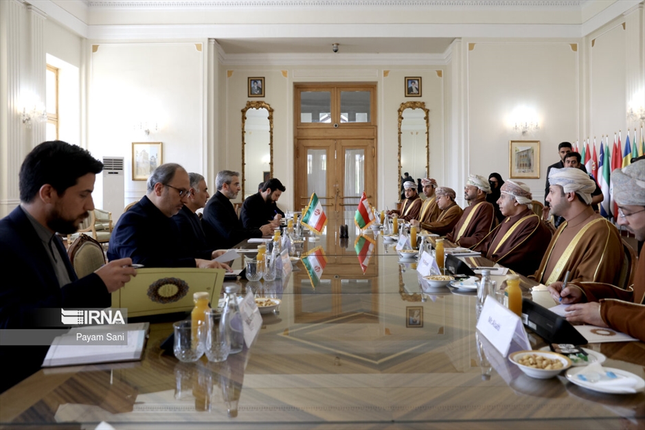 دیدار وزیر امور خارجه عمان با سرپرست وزارت خارجه