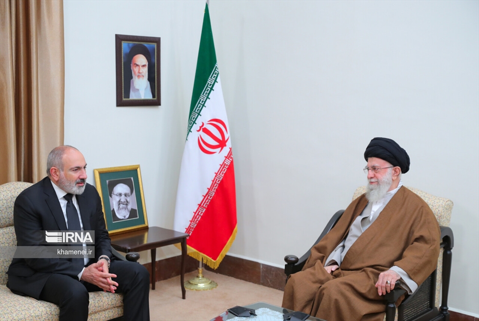 دیدار مقامات خارجی شرکت کننده در بزرگداشت رئیس جمهور شهید با رهبر انقلاب