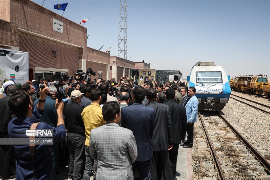 بهره برداری از خط راه‌آهن یزد - اقلید