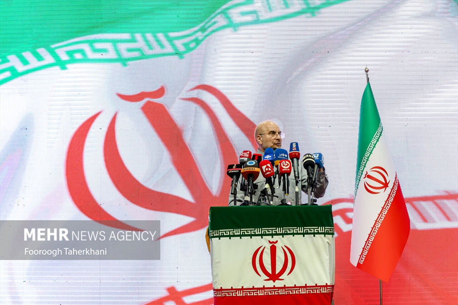 گردهمایی کارگران و بازنشستگان با حضور محمدباقر قالیباف