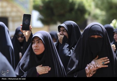 اجتماع طلاب و حوزویان در بزرگداشت شهدای خدمت در مدرسه علمیه فیضیه قم