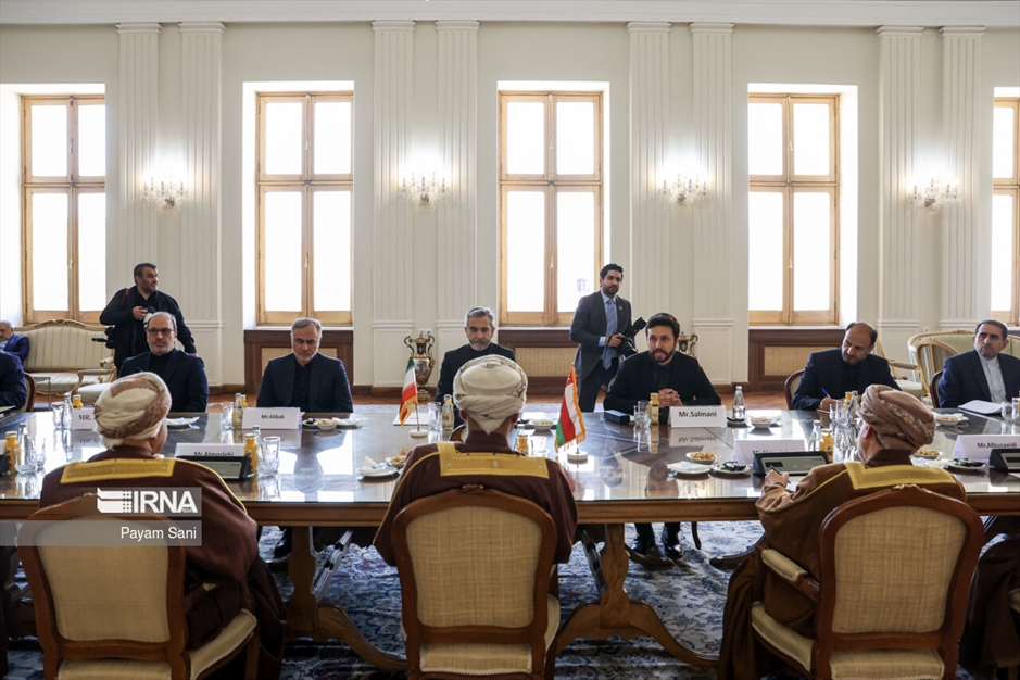 دیدار وزیر امور خارجه عمان با سرپرست وزارت خارجه