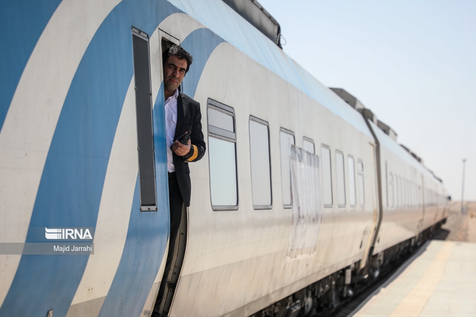 بهره برداری از خط راه‌آهن یزد - اقلید