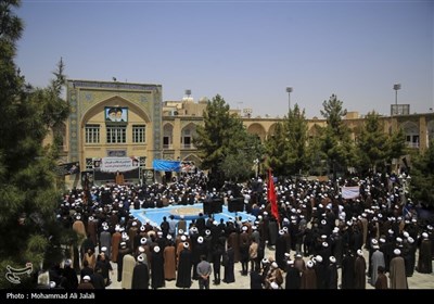 اجتماع طلاب و حوزویان در بزرگداشت شهدای خدمت در مدرسه علمیه فیضیه قم