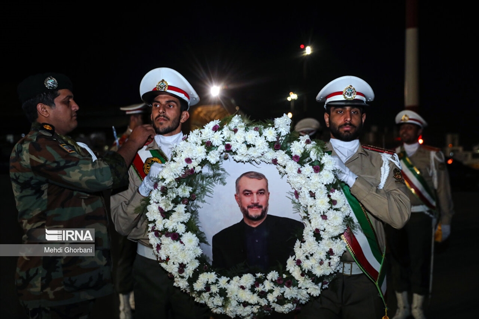 استقبال از پیکر وزیر خارجه در فرودگاه مشهد