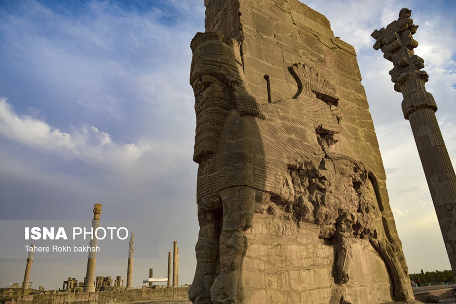 نمایشگاه عکس در تخت جمشید