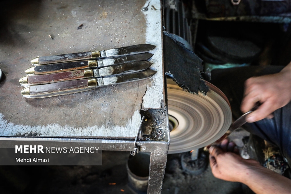 نَفس‌های هُنر در دَستان پرتَوان