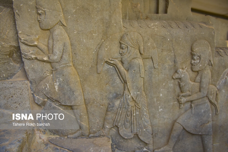 نمایشگاه عکس در تخت جمشید