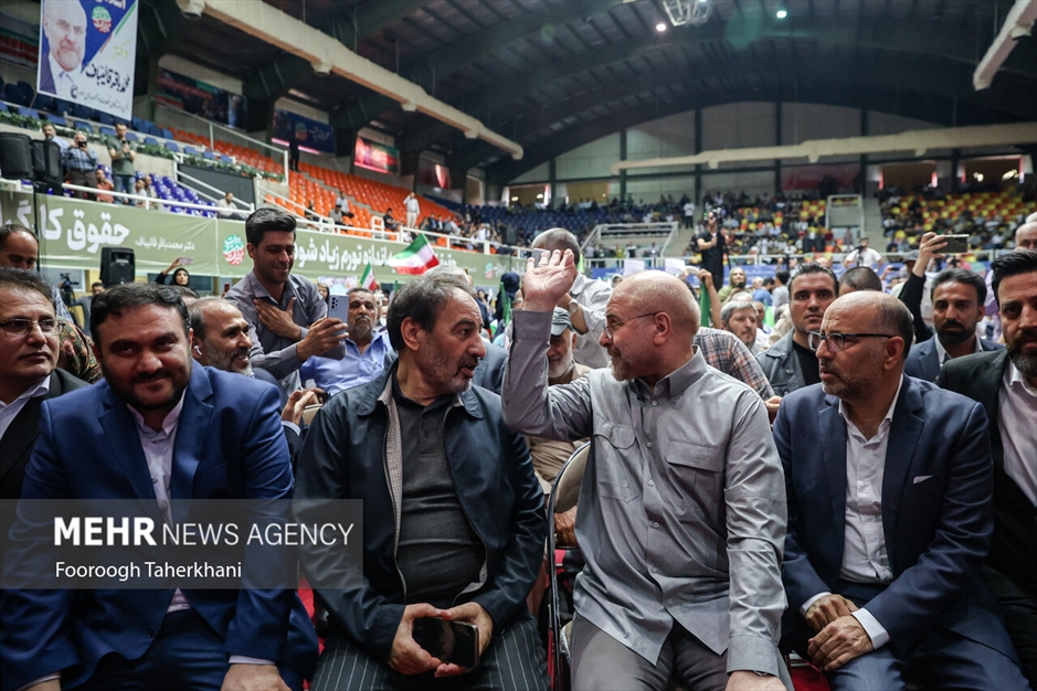 گردهمایی کارگران و بازنشستگان با حضور محمدباقر قالیباف