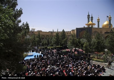 اجتماع طلاب و حوزویان در بزرگداشت شهدای خدمت در مدرسه علمیه فیضیه قم