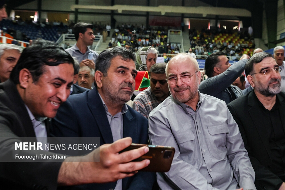 گردهمایی کارگران و بازنشستگان با حضور محمدباقر قالیباف