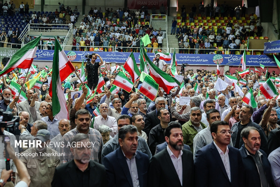 گردهمایی کارگران و بازنشستگان با حضور محمدباقر قالیباف