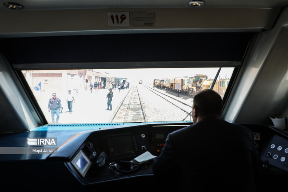 بهره برداری از خط راه‌آهن یزد - اقلید