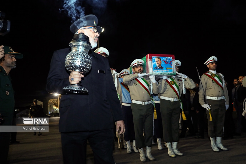 استقبال از پیکر وزیر خارجه در فرودگاه مشهد