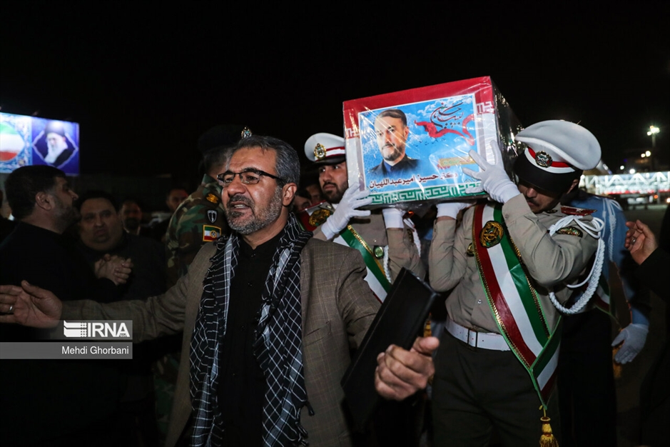 استقبال از پیکر وزیر خارجه در فرودگاه مشهد