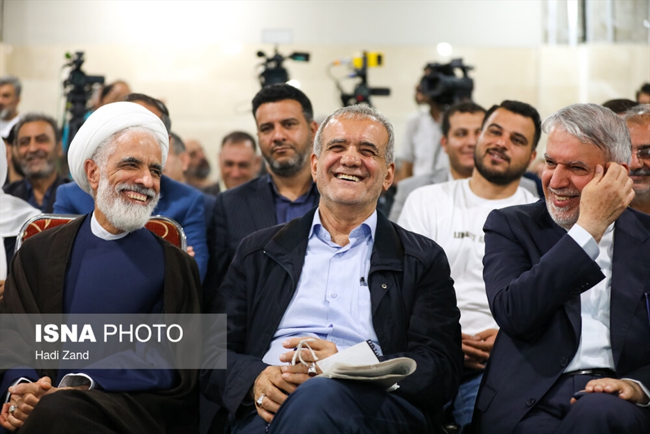 همایش فرهنگیان در ستاد انتخاباتی مسعود پزشکیان