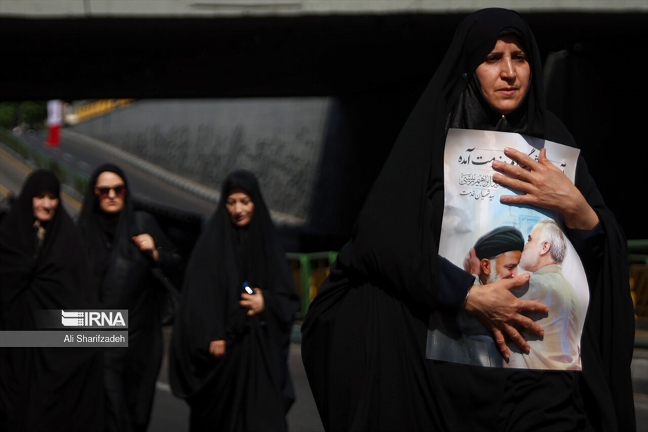 تشییع شهدای خدمت در تهران -۱