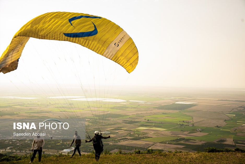 پرواز با پاراگلایدر در مازندران