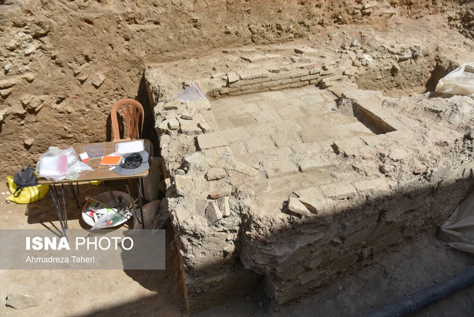 کاوش در گذر کمرزرین اصفهان