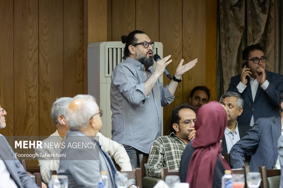 نشست مسعود پزشکیان با اهالی فرهنگ و هنر