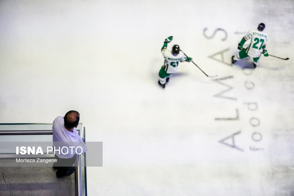 دیدار تیم‌های ملی بزرگسالان و جوانان هاکی روی یخ