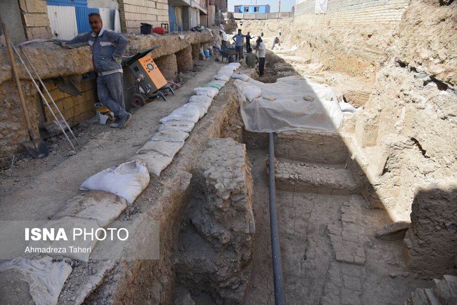 کاوش در گذر کمرزرین اصفهان