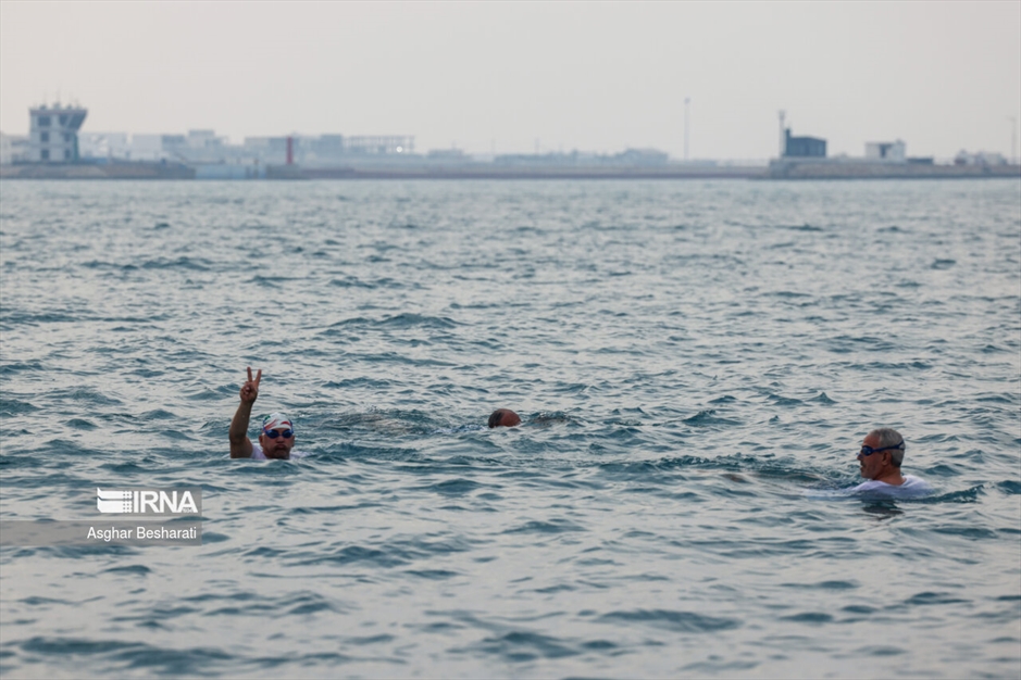 شنای جانبازان در خلیج فارس
