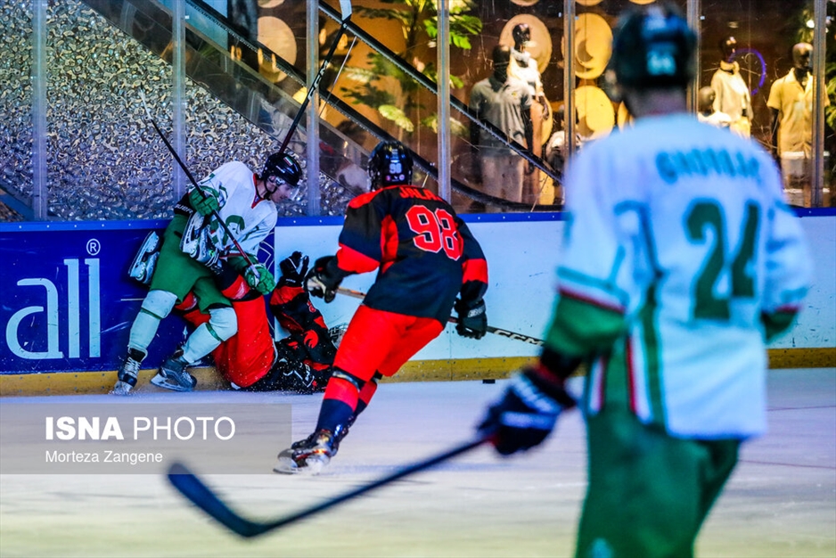 دیدار تیم‌های ملی بزرگسالان و جوانان هاکی روی یخ