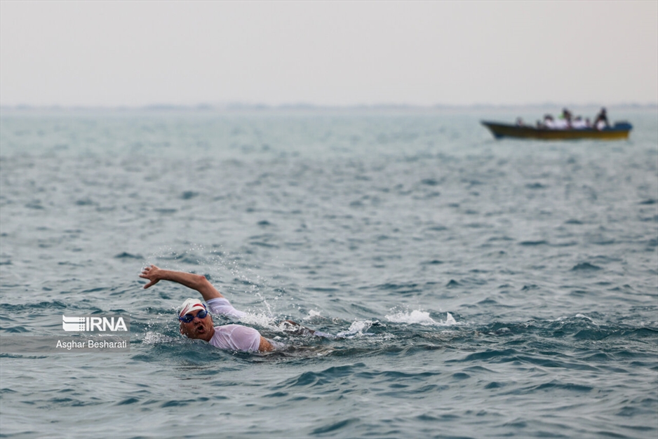 شنای جانبازان در خلیج فارس