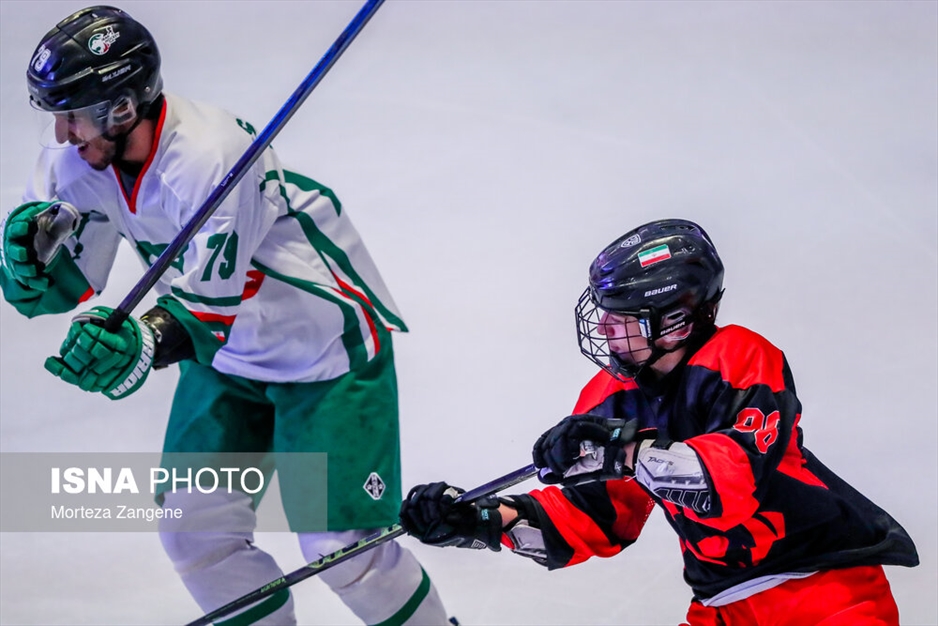 دیدار تیم‌های ملی بزرگسالان و جوانان هاکی روی یخ