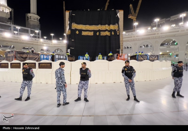 تعویض پرده کعبه