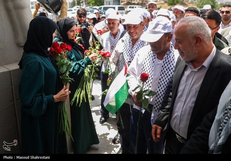 بازدید بیش از ۱۰۰ خانواده شهدای غزه از برج میلاد